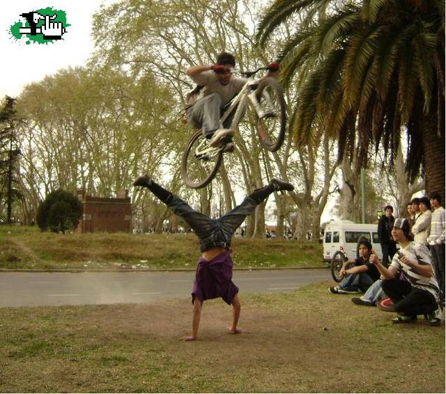 XD saltate un pibe parte 2!!