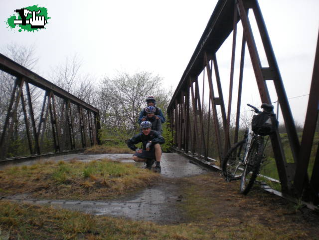 Locos del Pedal. Al mal tiempo, buena cara.