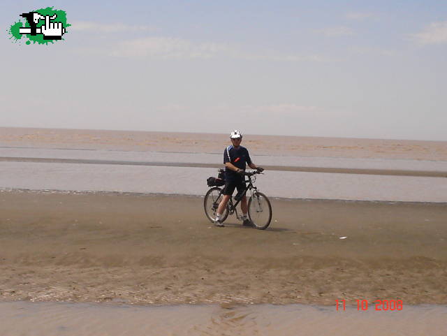 VIVIR EL DIA ( Los 3 Chiflados del Pedal )