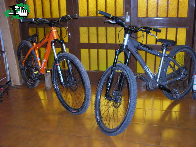 LAS HEMANITAS