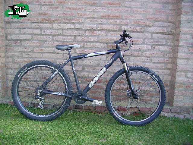 mi bici en mejoras para dh!!!!