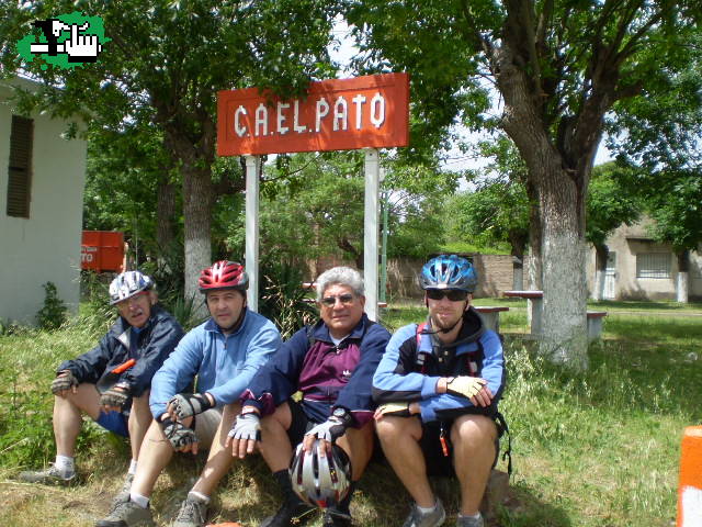 Los 3 chiflados del pedal: explorando los caminos del sur....