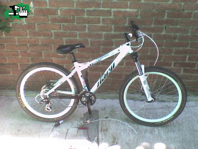 mi bike con fundas blancass