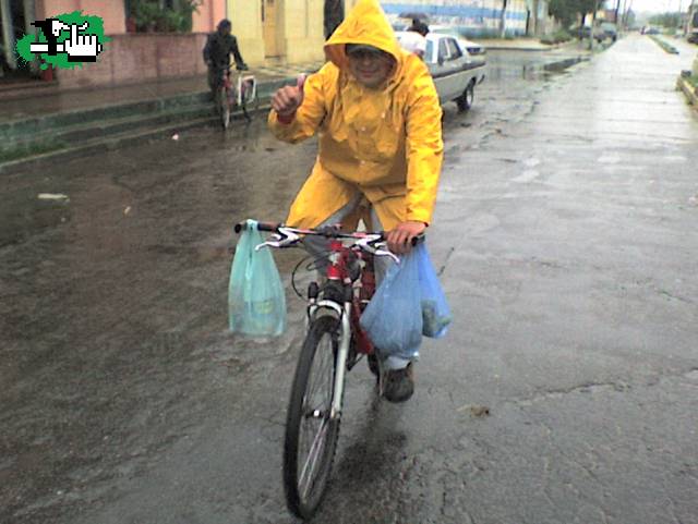 Loko esta mojado ya no e kiero... ajajjaja