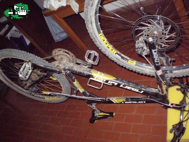 dia de lluvia... dia de meterle mano a la bici