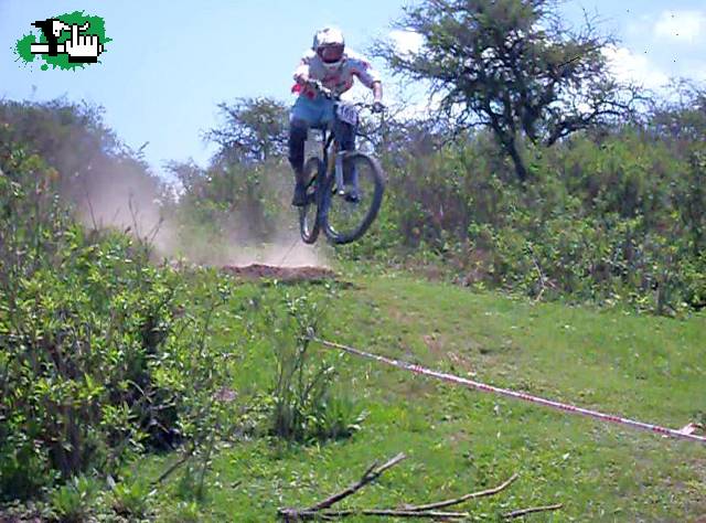 yo! saltandoo con mi giant... 