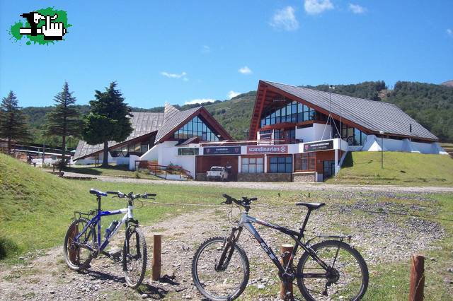 Las chicas en la base del Chapelco