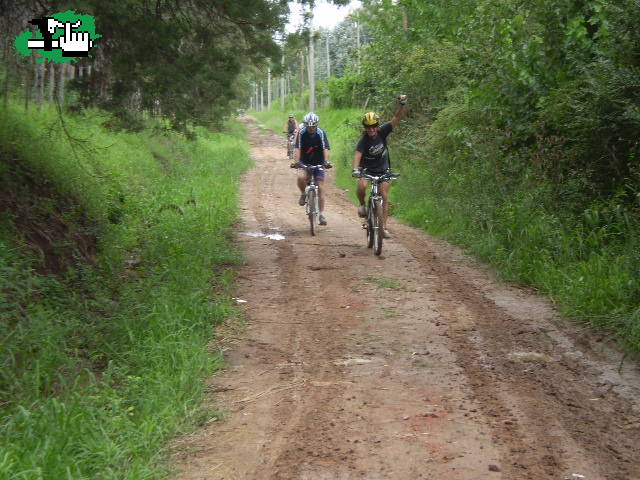 LOS 3 CHIFLADO DEL PEDAL: VILLA LA ÑATA - ESCOBAR- RIO PARANA