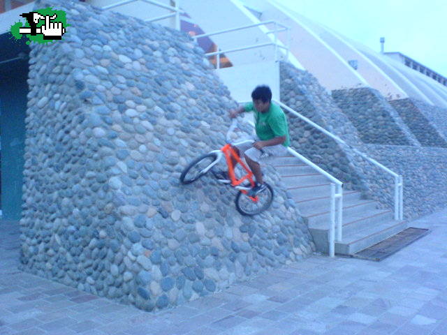 EZE WALLRIDE CINE