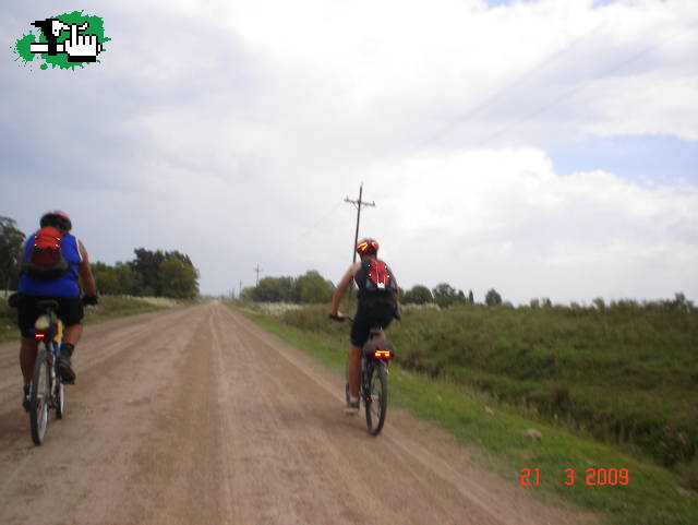 Caminos rurales. LOS 3 CHIFLADOS DEL PEDAL