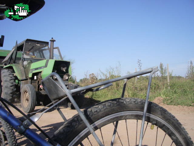 se venía el tractor