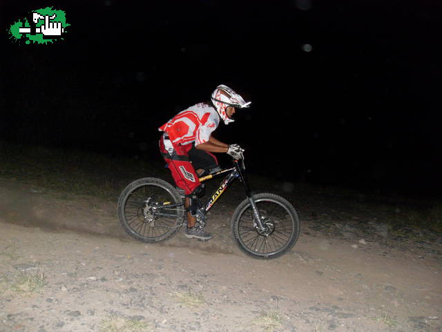 BUENO AKA YO EN EL DH NOCTURNO