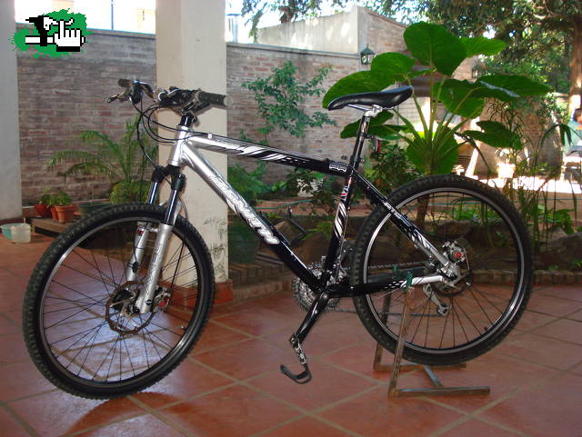 MI BIKE Y su Caballete