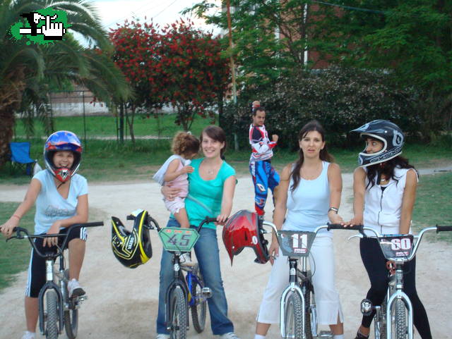 LAS MAMAS DEL BMX DE LOMAS