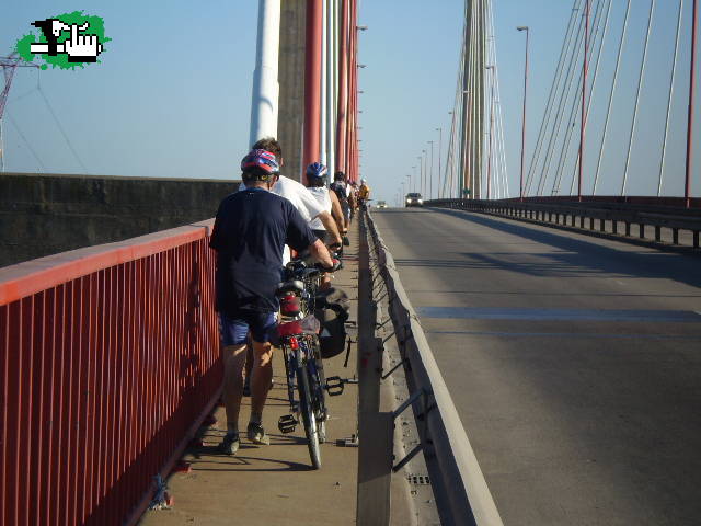 Cruzando el zarate brazo largo