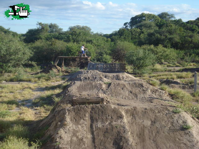 DIRTOPIA  bike park