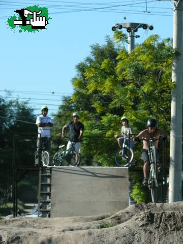 DIRTOPIA  bike park