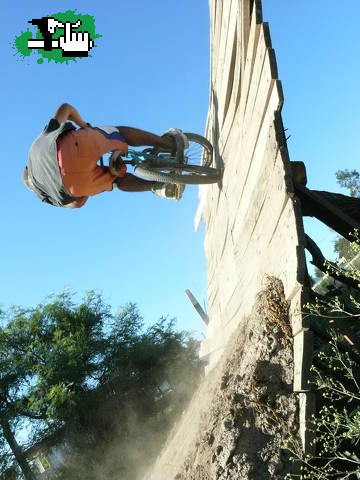 DIRTOPIA  bike park