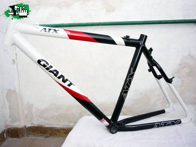 GIANT-ATX890. otra vista