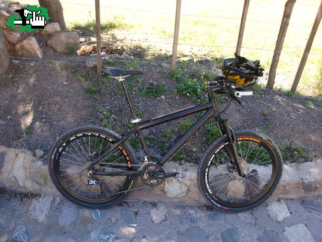 la negra sin cargaaaaa