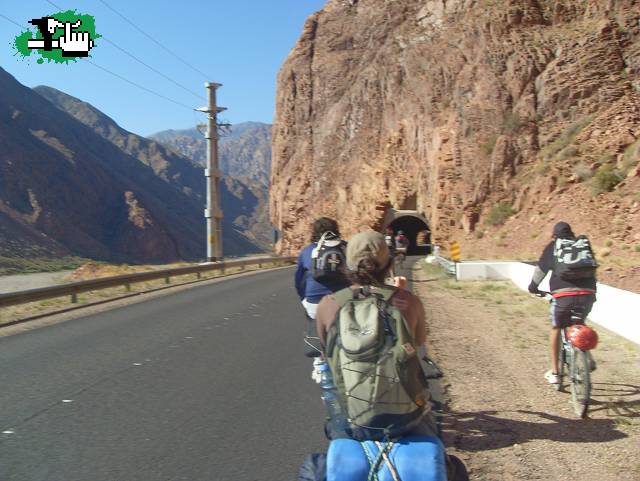 CRUZANDO EL TUNEL
