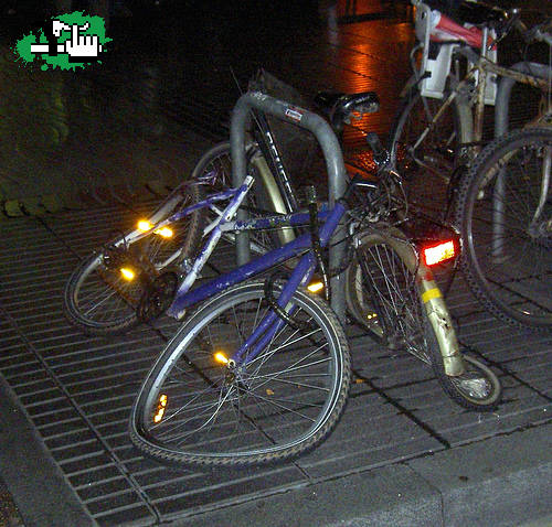 qe tal les qedaron la bicis al lado de la cancha he?
