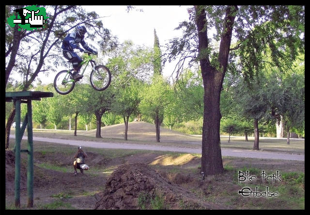 Gilé tirando cortado en Park de Embalse