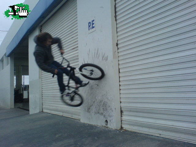 seba intentando wallride