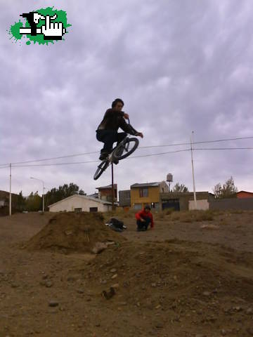 MIGUE SALTANDO 