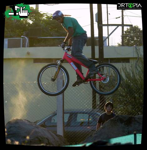 DIRT RACE
