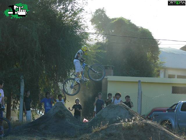 DIRT RACE