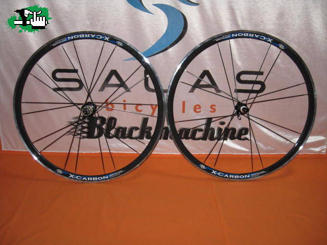 CAMPAGNOLO VENTO  VS  XERO CARBON