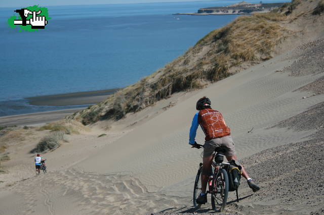 BICICLETAS Y BALLENAS EN CHUBUT. PATAGONIA