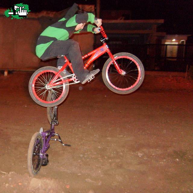 saltando bike