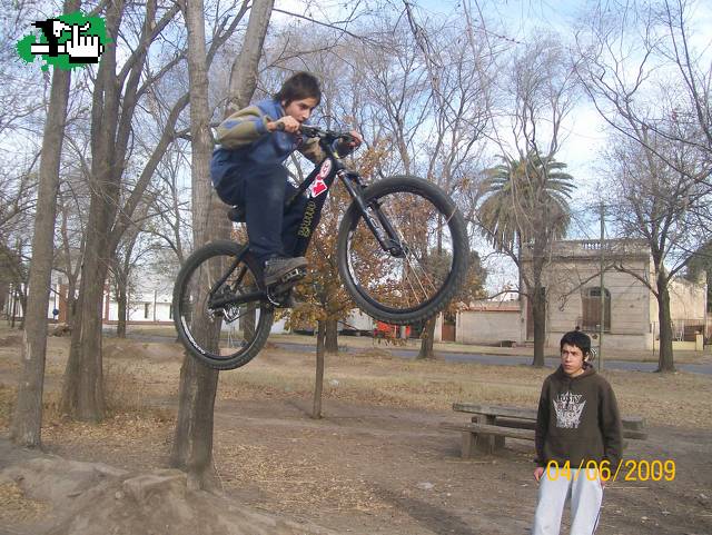 CAMBRIA!... salta con la clavicula recien soldado 