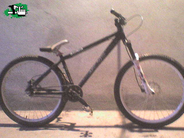 aca les va una pista