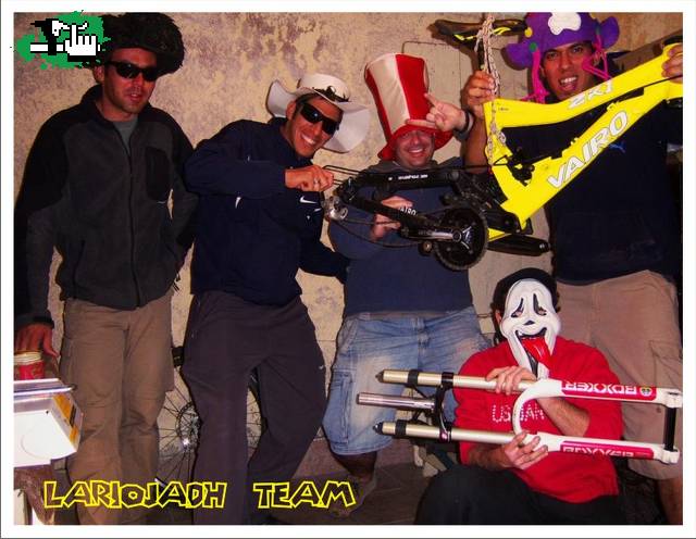EN EL TALLER DE LA RIOJA DH TEAM