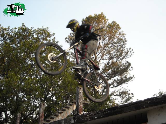 ay ta el riders marcelo saltando pileton ,, tucuman