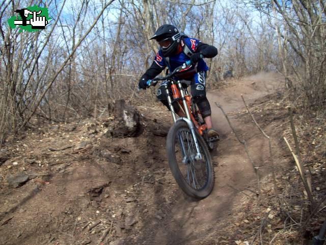 DOWNHILL salta