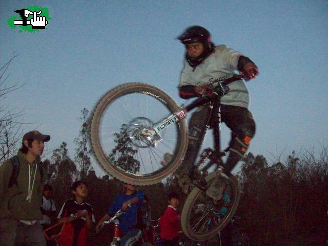DOWNHILL salta
