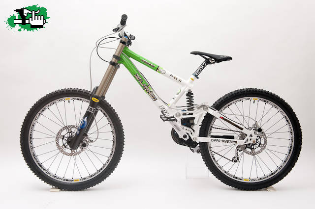 ZUMBI F-44