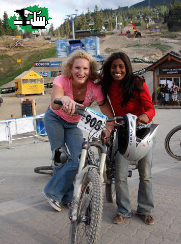 Steph Nychka y Anita Naidu.. en Crankworx!