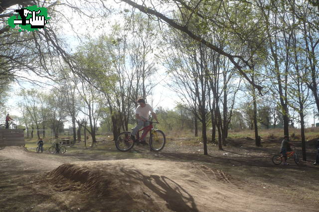 en la pista...
