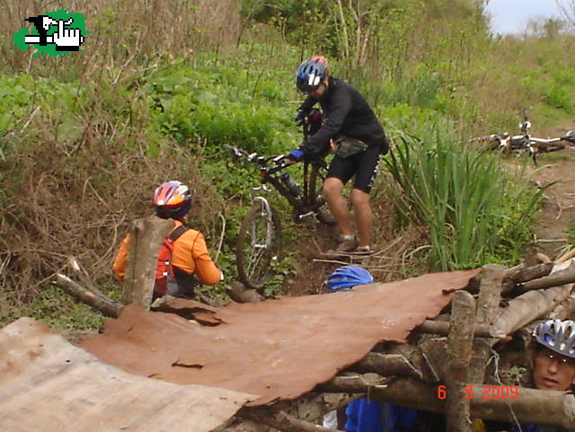 LOS 3 CHIFLADOS DEL PEDAL