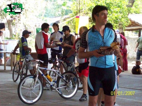 despues de correr , un buen plato de fideos