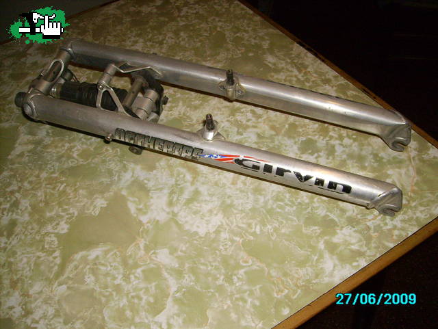 OLD SCHOOL (GIRVIN ON THE PIPE)