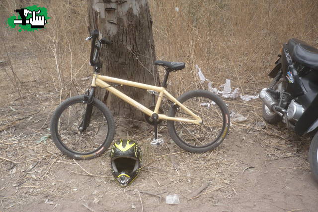 mi bike y casco vairo y la garcha de jope 