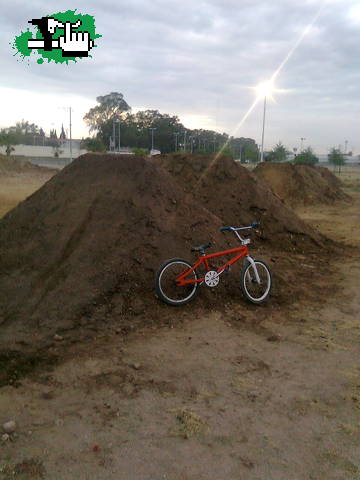 los dirt del predio arreglados !!!