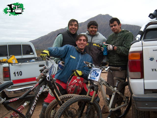 unos amigaoss los catamarqueños....