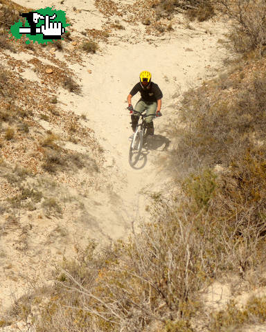 yoo bajando en un cañadon!